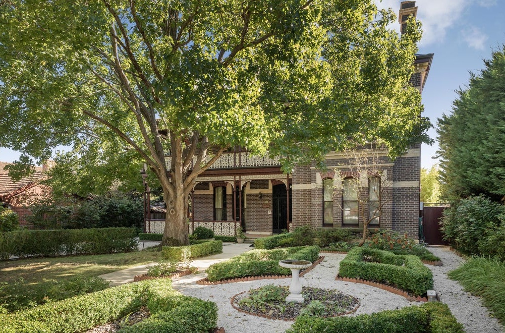 How to Determine a Home Buying Budget in Victoria